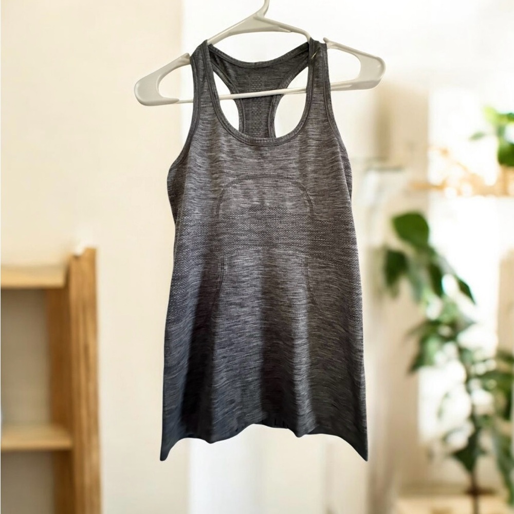 Lululemon Women's Swiftly Tech Racerback Hyper  Size 12